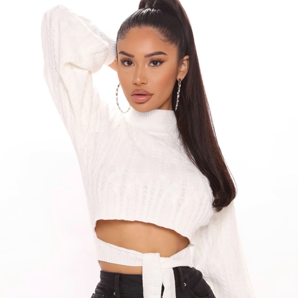 SOLD | Fashion Nova Crop Sweater